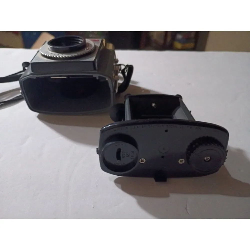 Vintage Kodak Brownie Starmeter (1960–1965) 127-film Camera w Supermite Flash
